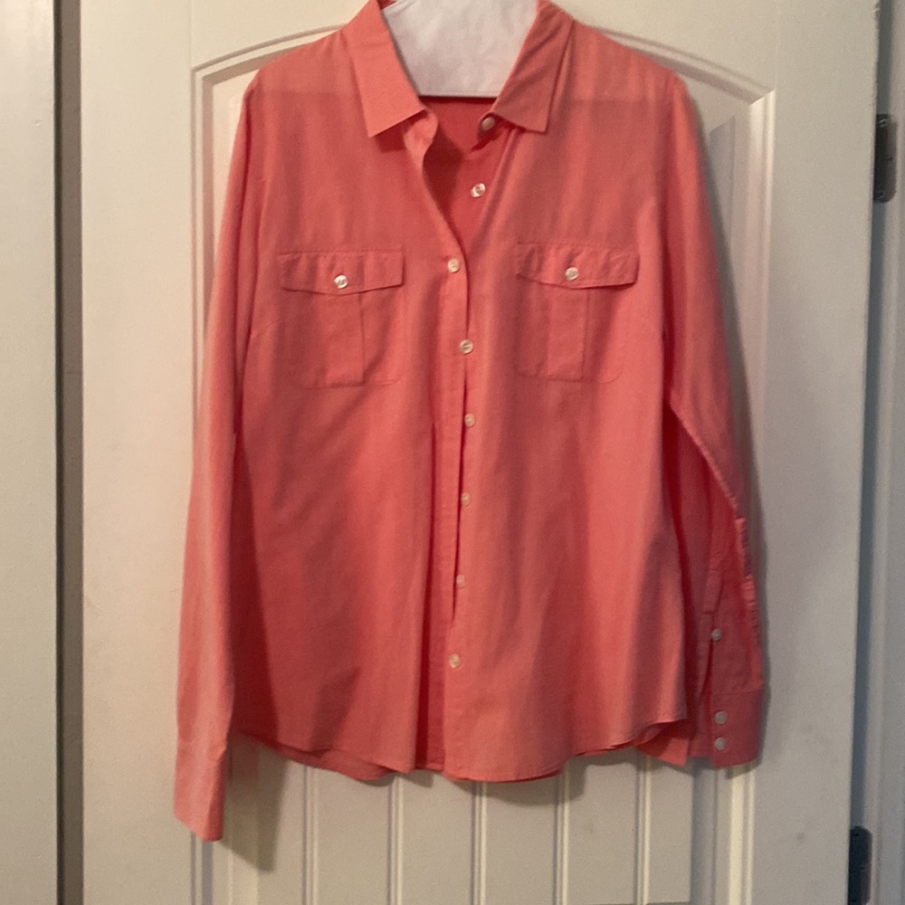 J crew 100% cotton button down blouse in a lovely light coral. Non smoking